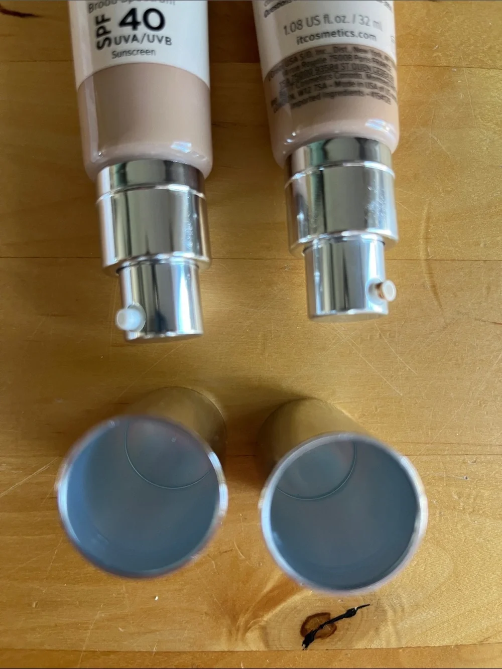 it cosmetics CC+ Nude Glow Color Correcting Tint - Light Beige
